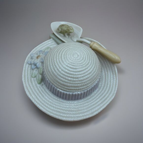 Vintage Lenox China Treasures Porcelain Garden Hat Trinket Box W/ Shovel & Frog - Picture 3 of 6